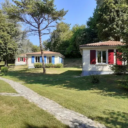 Сasa de vacaciones Village Le Pontaroux *